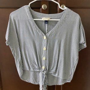 Universal Thread V-Neck Striped Button Top - Size XS